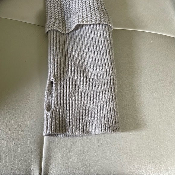 41 HAWTHORN Gray Waffle Knit Cowl Neck Thumb Holes Sweater Size large Stitchfix - Picture 5 of 10